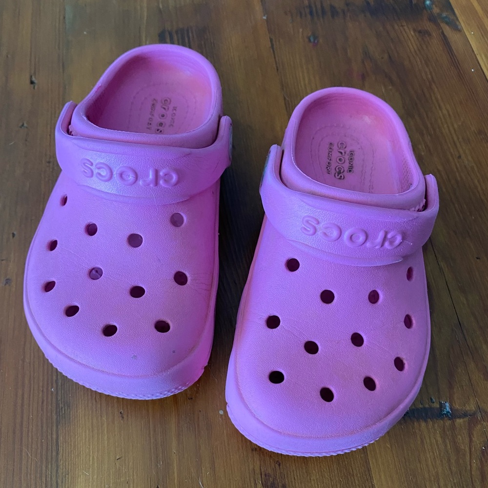 Pink crocs size c9